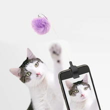 Load image into Gallery viewer, Kikkerland: Kitty Phone Clip
